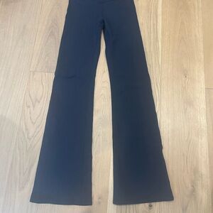 ALO Yoga Airbrush High-Waist Flare Legging